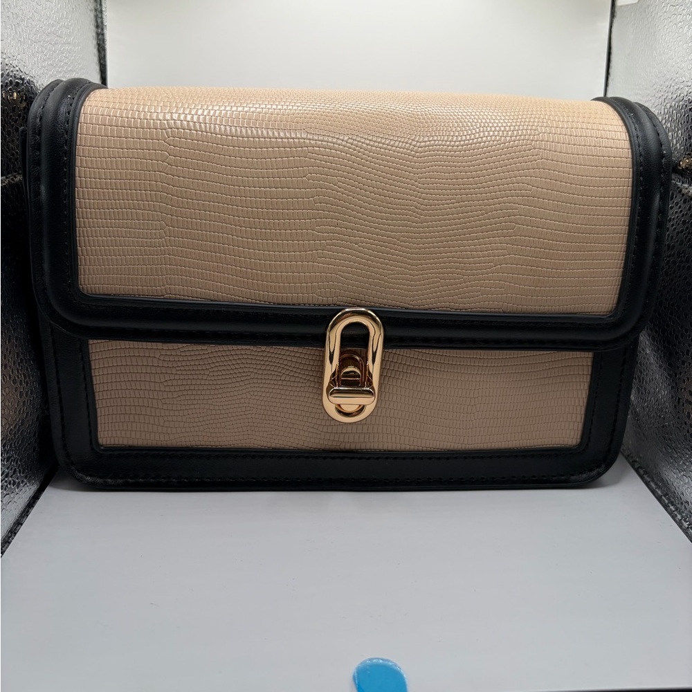 Jules Kae elegant tan and black purse